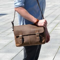 Budget 🛒 Delton Bags Retro Cognac Leather Messenger Bag 😀